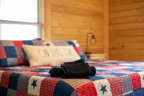 Monkey Island Lodge - 4B/2BA Log Cabin - Lake View - Image 2