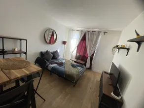 Le Petit Rosier apartment near Paris - Image 2