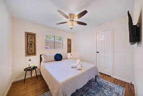 3 Br Coastal Seabrook Home : BBQ • Patio • Beach - Image 4