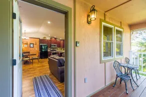 Hillcrest Hideaway-Tucked Away Cozy Home - Image 5