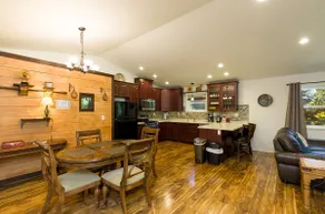 Hillcrest Hideaway-Tucked Away Cozy Home - Image 4
