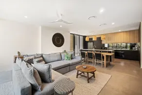 The Smith luxury holiday near beach, heated pool - Image 5