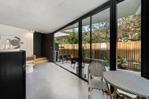 The Smith luxury holiday near beach, heated pool - Image 2