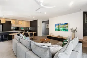 The Smith luxury holiday near beach, heated pool - Image 4
