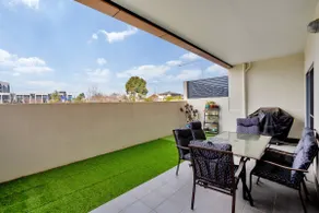 Ground Level 1-Bed: Courtyard & Alfresco Dining - Image 5