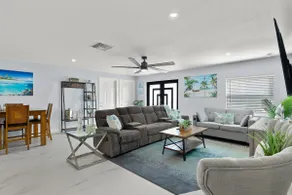 6 Bed 4 Bath Family Fun Pool Home Near Beach! - Image 2