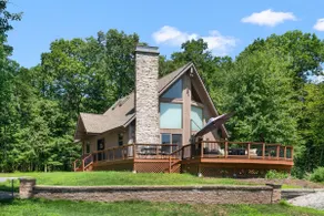 Lakefront Beauty with Hot Tub - Image 2
