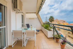 Large pool, balcony & great views. Parking. - Image 5