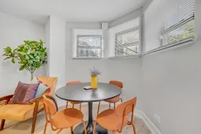 Modern Design 2bd Garden Condo Near United Center - Image 3