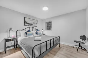 Modern Design 2bd Garden Condo Near United Center - Image 4