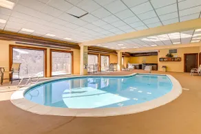 'bearfoot Apres' Mtn-view Condo < 1 Mi to Mt Snow! - Image 3