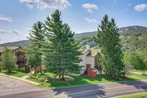 'bearfoot Apres' Mtn-view Condo < 1 Mi to Mt Snow! - Image 4