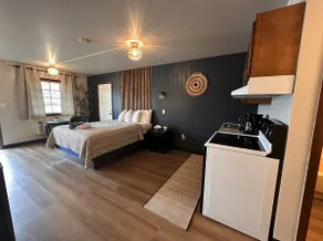 1st Floor -Queen-Studio-Private Bathroom - Image 2