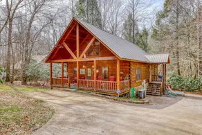 Creekside Comfort waterfront oasis w/ fire pit - Image 5
