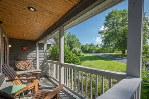 King Bed : Deck w/Grill : Fireplace : Smart TVs : - Image 4