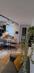 Studio 10 - Image 2