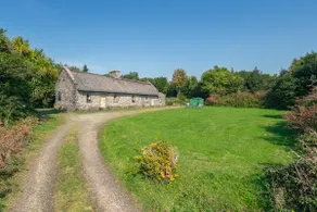 Traditional style thatched cottage in Kenmare - Image 5