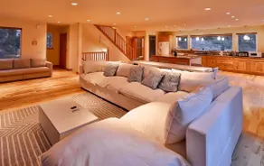 The Elevator House - Sleeps 10 - Image 2