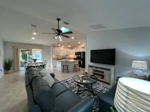 Delia Place | Sunny Florida Lanai Retreat - Image 4