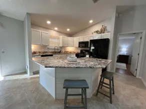 Delia Place | Sunny Florida Lanai Retreat - Image 5