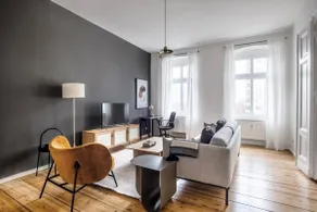 Next to KitKat! Huge 130sqm Apt in vibrant Mitte - Image 2