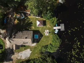 Lac Apaisant: Hot Tub, Kayaking & Private Lakeside - Image 2