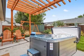 Stunning 3BR Home-Backyard HOT TUB Oasis-Home Gym - Image 2