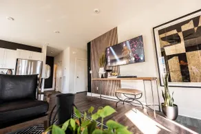 Stallion Stable 228–Rooftop Deck–Sleeps 8 - Image 4