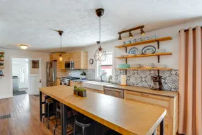 'city Girl Farmhouse' in Hudsonville w/ Hot Tub - Image 3