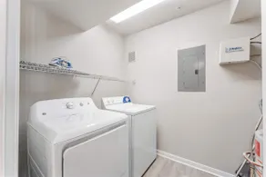Bright 2BR King Suite w Gym& close to Downtown - Image 5