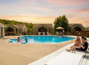 Blue Bird by Lake Escape - Near Silver Dollar City - Image 2