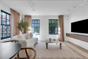Mercer-1 Bedroom Corner -Free parking - Image 2