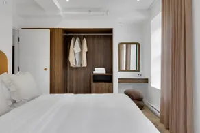 Mercer- 2 Bedrooms 2 Bathrooms+ Free parking - Image 2
