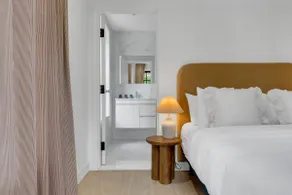 Mercer- 2 Bedrooms 2 Bathrooms+ Free parking - Image 5