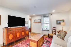 Historic Home w Deck in Downtown Milton - Image 2