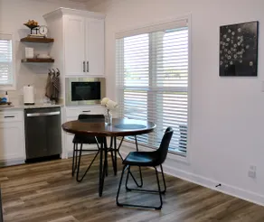 2BR Executive Home Near Merrill Steel - Image 4