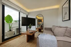 w* | Welcoming Loft w/ Modish Balcony in Colima - Image 4