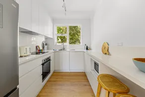 Gorgeous 3-Bed Manly Pad, Short Walk to the Beach - Image 5