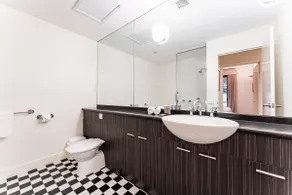 Chic 1-Bed in East Melbourne with Gym  Pool - Image 3