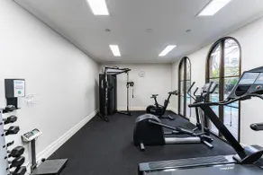 Chic 1-Bed in East Melbourne with Gym  Pool - Image 5