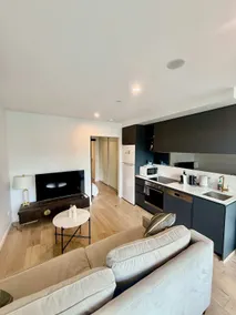Stylish Apartment in Canberra CBD - Image 2