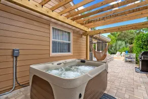 Luxury 5BR w/ Pool, Spa & Game Room near AMI - Image 2