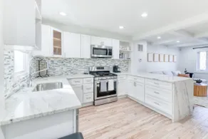 Group-Friendly DC Stay | 3BR + Free Parking - Image 4