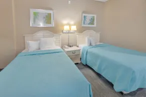 Direct Oceanfront w Nice Decor, Modern Low Floor - Image 3