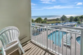 Direct Oceanfront w Nice Decor, Modern Low Floor - Image 2