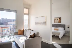 Modern Studio Apt with Rooftop, Gym, and Parking - Image 5