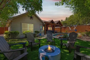 5BD,2BA w Backyard Oasis, Pool, Jacuzzi, Firepit - Image 3