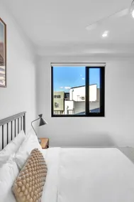 Portside Paradise - Steps away from the Port - Image 2