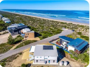 Southerly at Middleton - Image 2