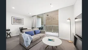 Happy BNB deluxe suit in adelaide CBD - Image 2